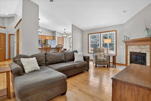 $379,900 | 10076 Heather Lake Drive, Osceola, IN 46561