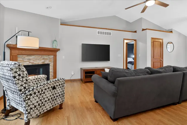 $379,900 | 10076 Heather Lake Drive, Osceola, IN 46561