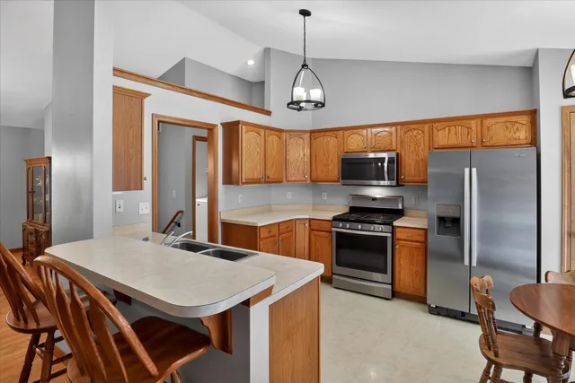 $379,900 | 10076 Heather Lake Drive, Osceola, IN 46561