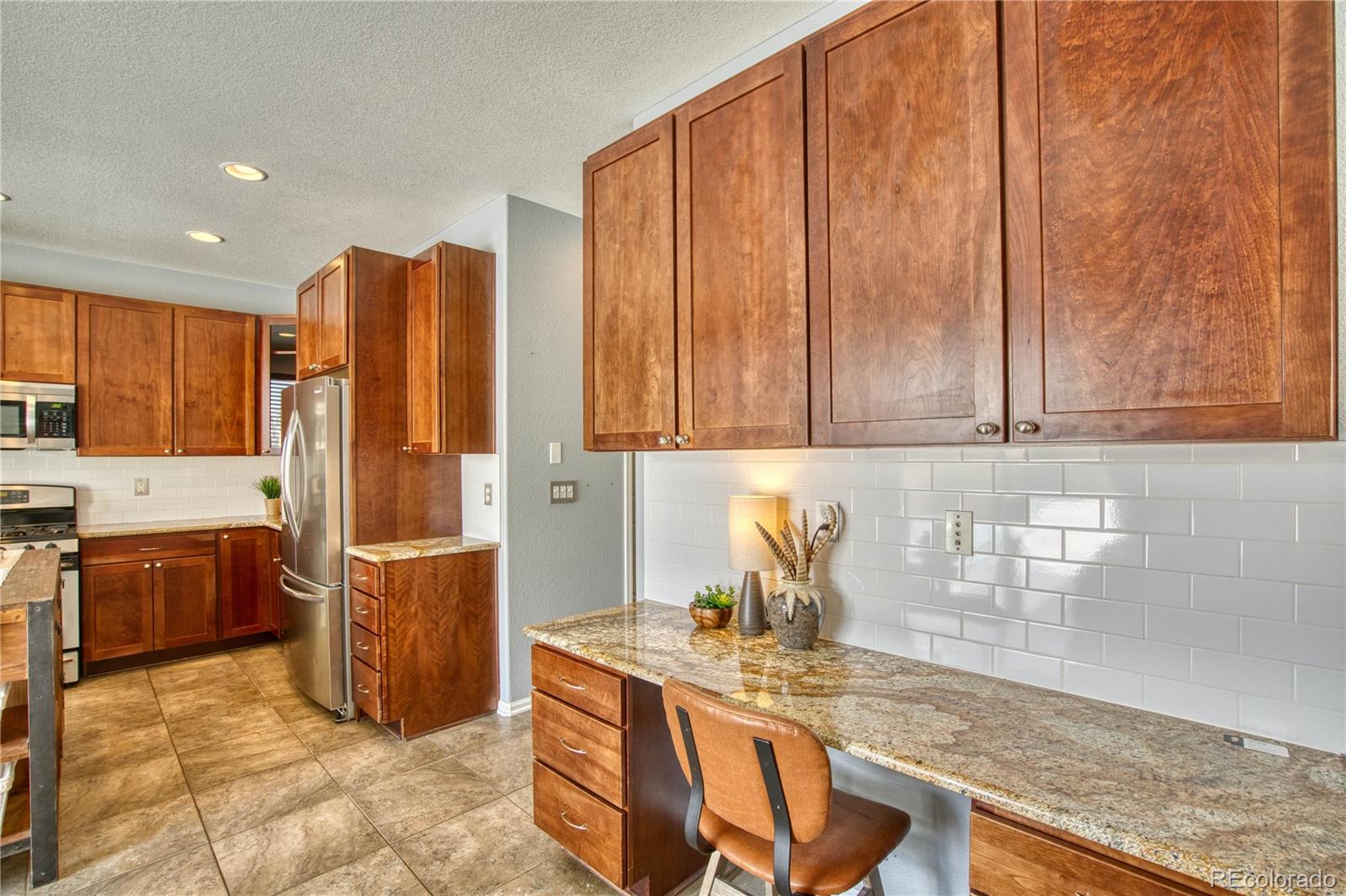 10958 Ashurst Lane Highlands Ranch, CO 80130 - Photo 9 of 34 Gallery Image 9