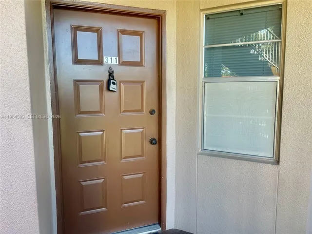 $1,950 | 1251 Southwest 125th Avenue, Unit 311T, Pembroke Pines, FL 33027