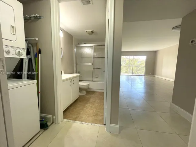 $1,950 | 1251 Southwest 125th Avenue, Unit 311T, Pembroke Pines, FL 33027