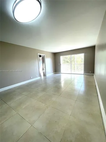 $1,950 | 1251 Southwest 125th Avenue, Unit 311T, Pembroke Pines, FL 33027