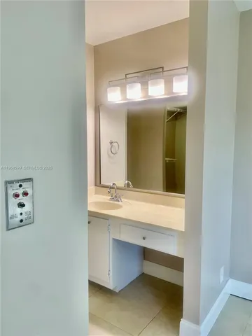 $1,950 | 1251 Southwest 125th Avenue, Unit 311T, Pembroke Pines, FL 33027