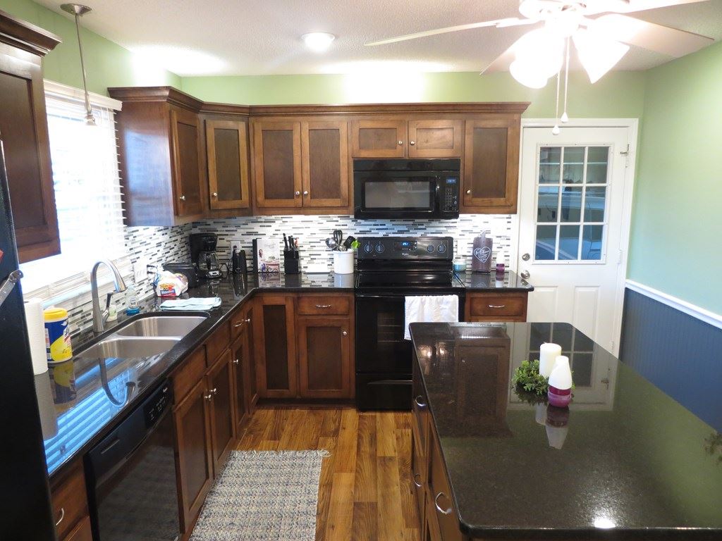 154 Twin Bridge Road Gaffney, SC 29341 - Photo 4 of 18