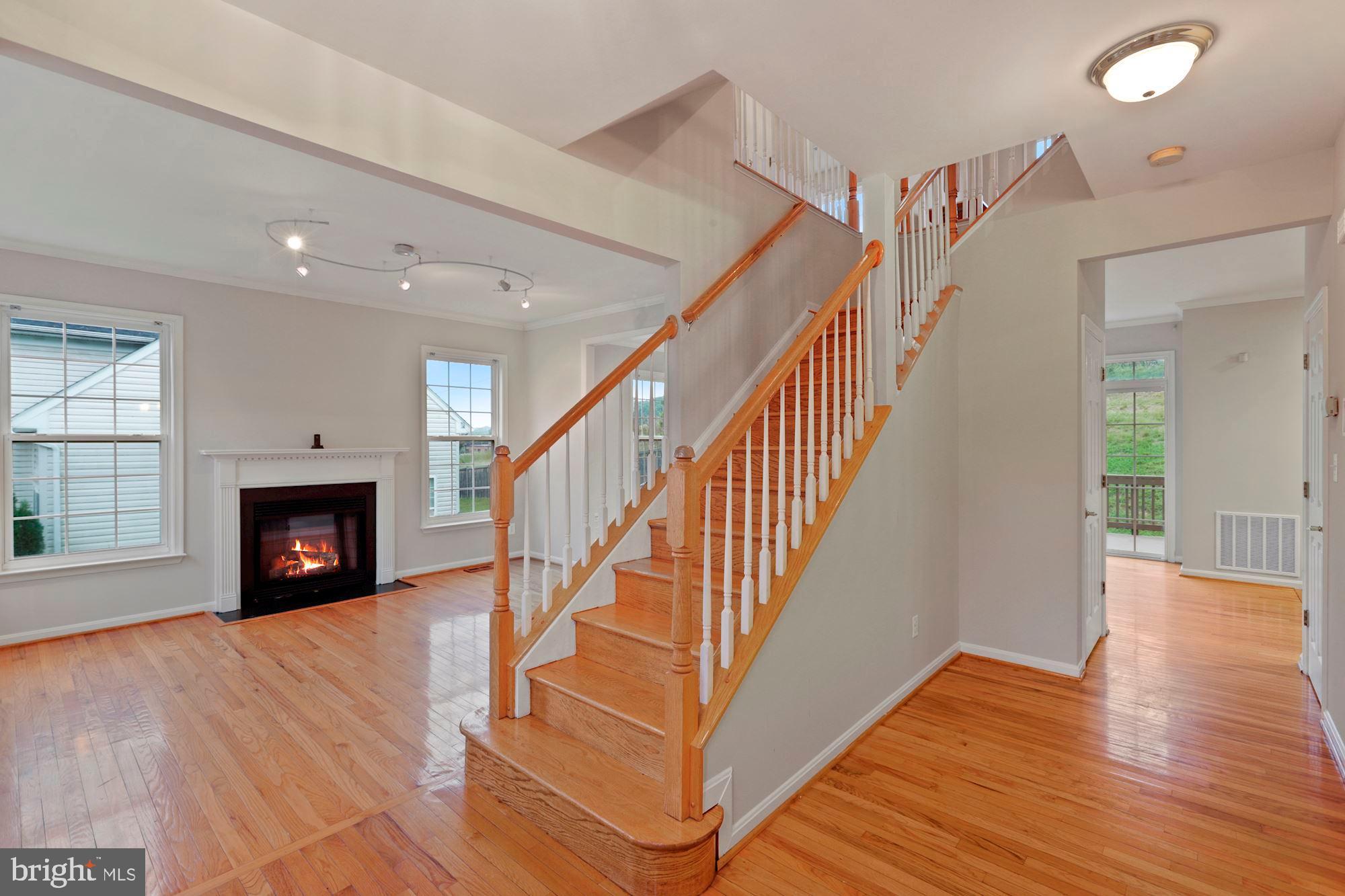 17620 Overlook Road Dumfries, VA 22026 - Photo 2 of 40