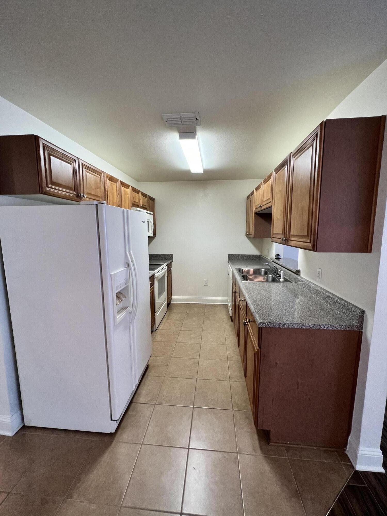 555 Wingspan Way Crestview, FL 32536 - Photo 3 of 19 93788C53-76E0-4D30-BFC6-4719A35A9952