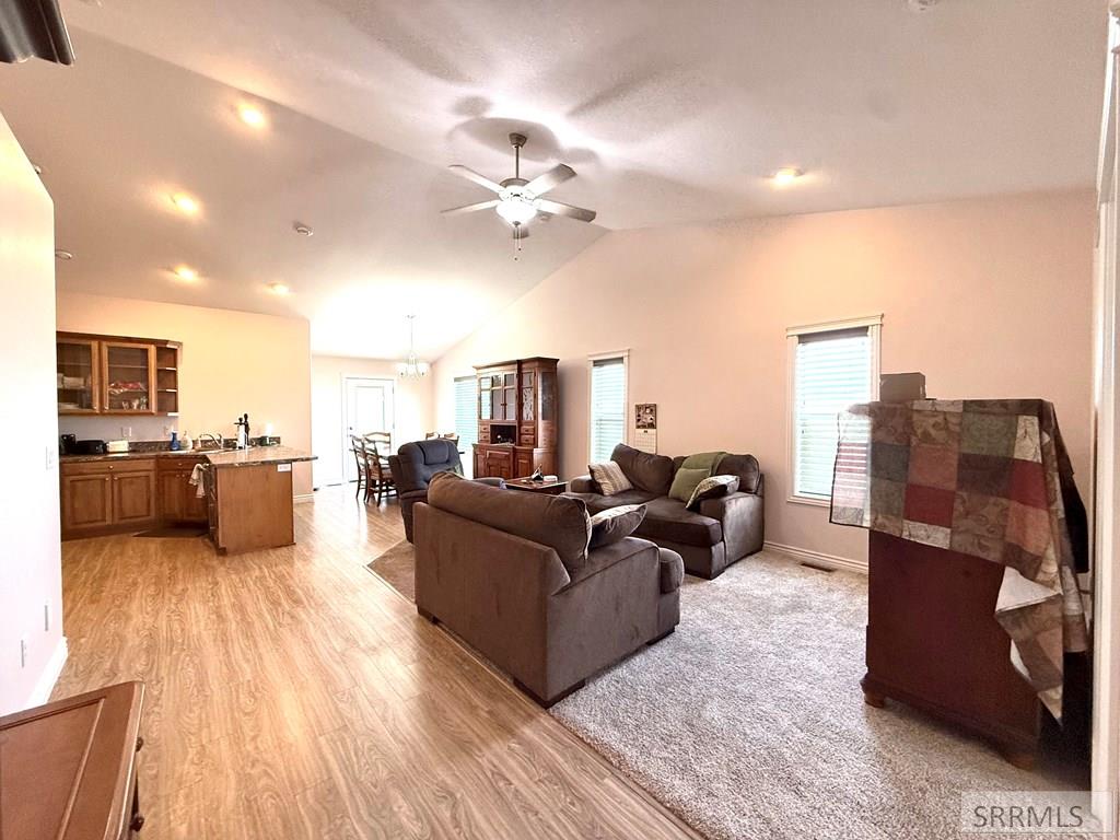 492 Gwen Loop Blackfoot, ID 83221 - Photo 4 of 15