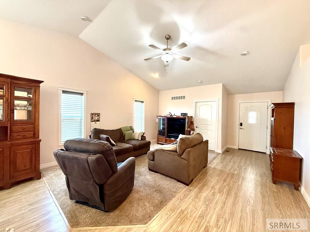 492 Gwen Loop Blackfoot, ID 83221 - Photo 10 of 15