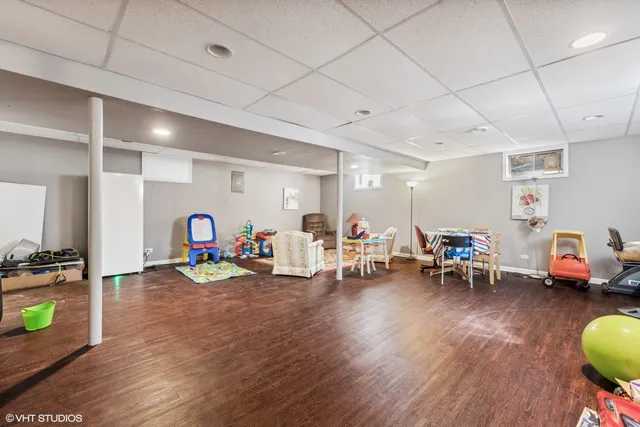 $535,000 | 121 South Parkside Avenue, Glen Ellyn, IL 60137