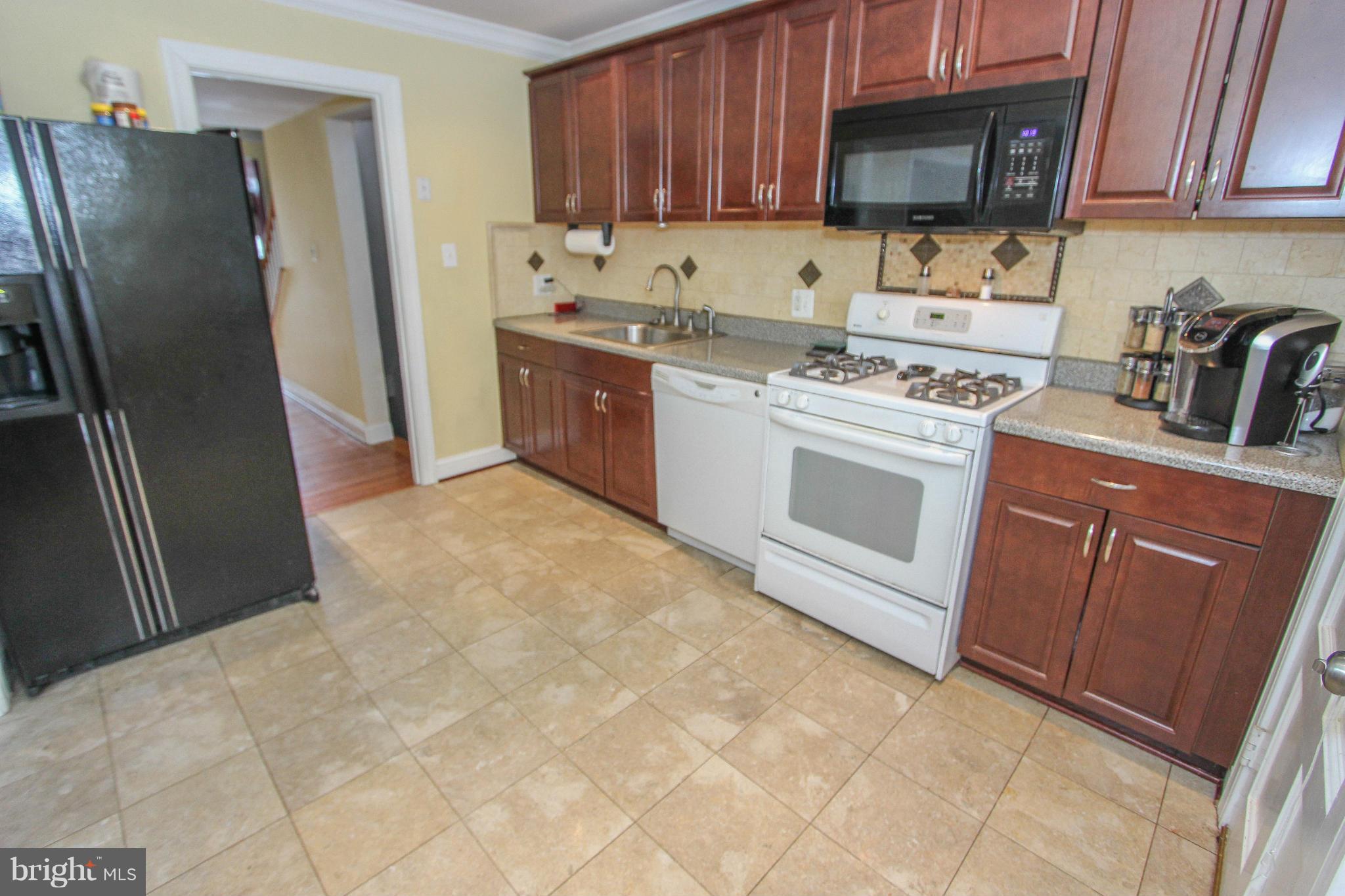 7515 Bedford Road Manassas, VA 20109 - Photo 7 of 16 Kitchen