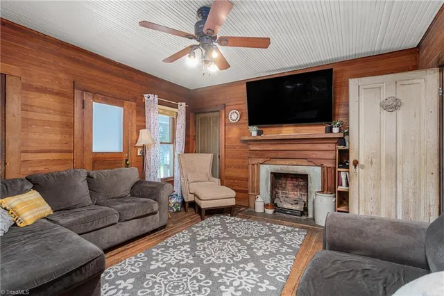 $449,900 | 212 South Fayetteville Street, Liberty, NC 27298