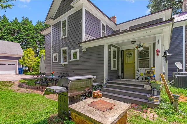 $449,900 | 212 South Fayetteville Street, Liberty, NC 27298