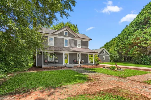 $449,900 | 212 South Fayetteville Street, Liberty, NC 27298