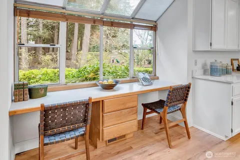 $1,525,000 | 3911 240th Place Southeast, Sammamish, WA 98029