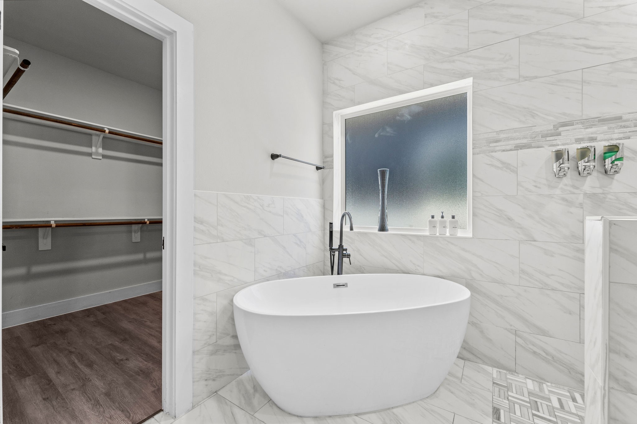 507 Carl Street Houston, TX 77009 - Photo 16 of 24 a bathroom with a sink and mirror