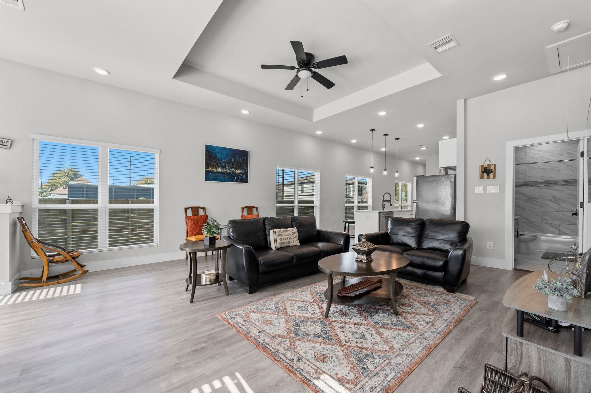 507 Carl Street Houston, TX 77009 - Photo 5 of 24 a living room with furniture and a table
