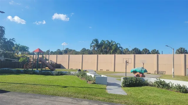 $4,800 | 914 Northwest 106th Ave Circle, Unit 914, Miami, FL 33172