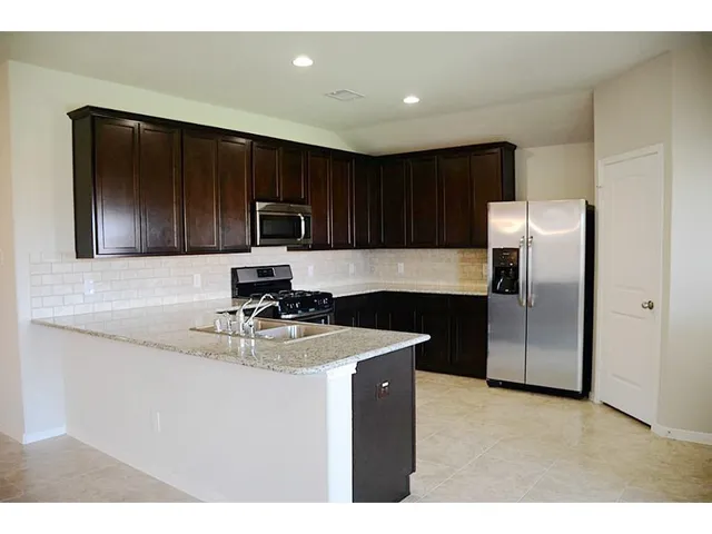 $2,200 | 9507 Green Maple Leaf Court, Richmond, TX 77407