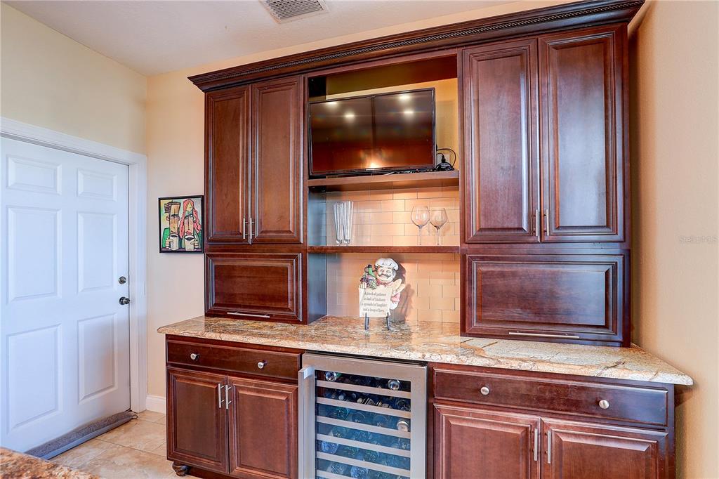 5518 Luminar Pointe Lane Apollo Beach, FL 33572 - Photo 20 of 50