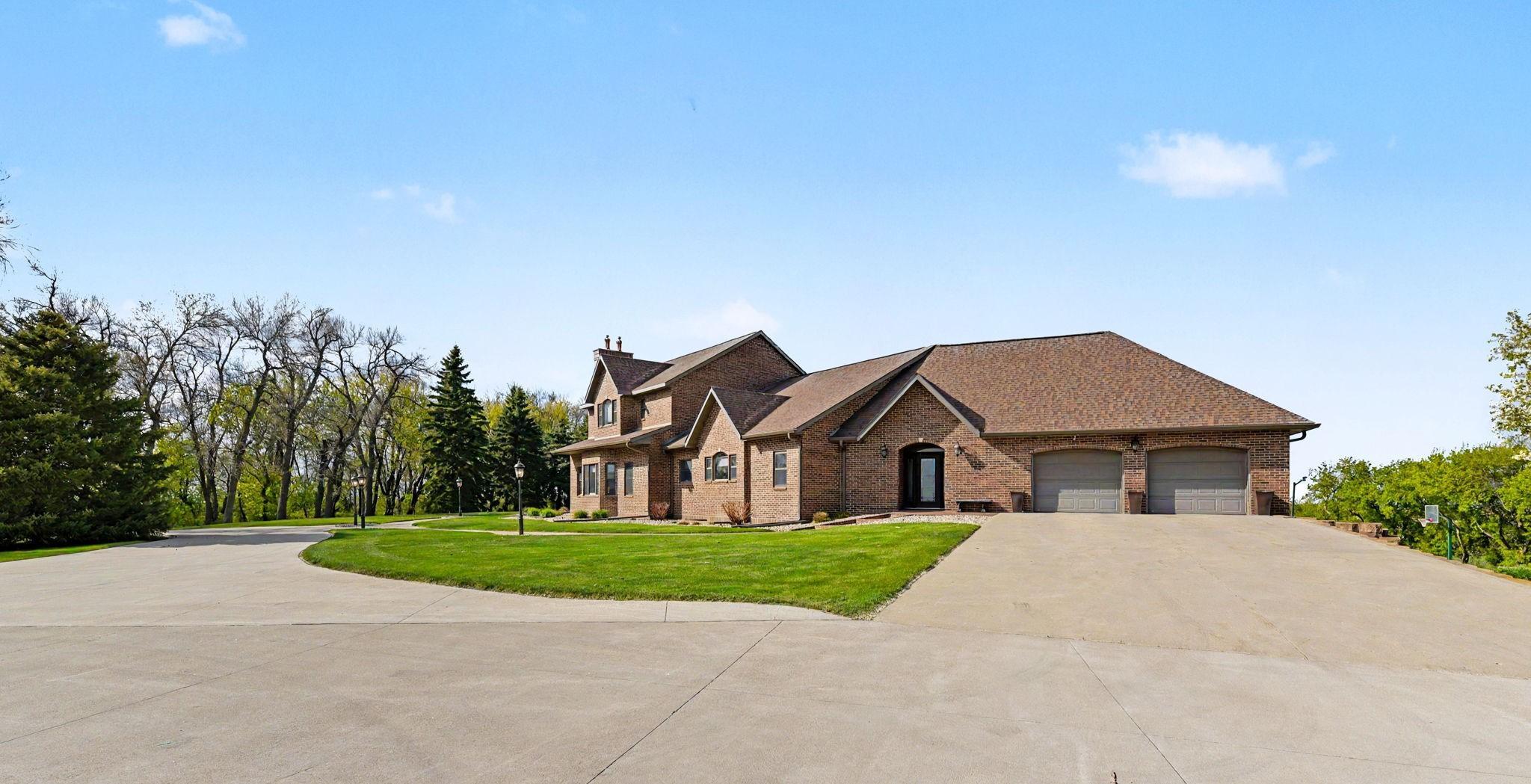 1358 Highway 75 Pipestone, MN 56164 - Photo 3 of 98