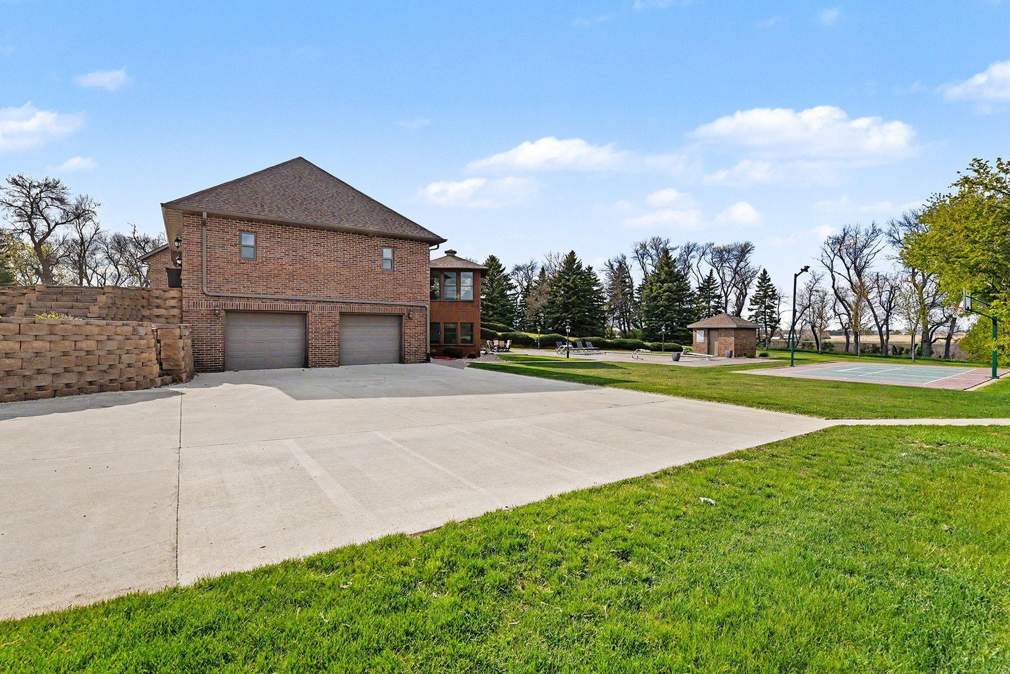 1358 Highway 75 Pipestone, MN 56164 - Photo 6 of 98
