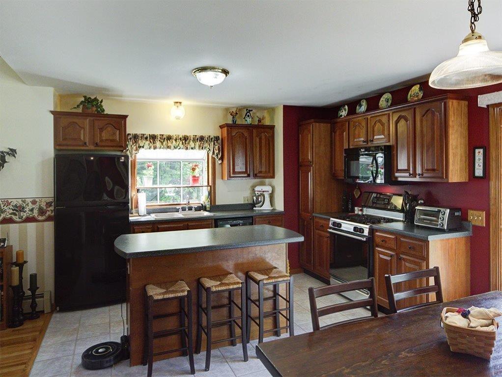 305 Country Club Road Oakland, ME 04963 - Photo 7 of 22 Kitchen