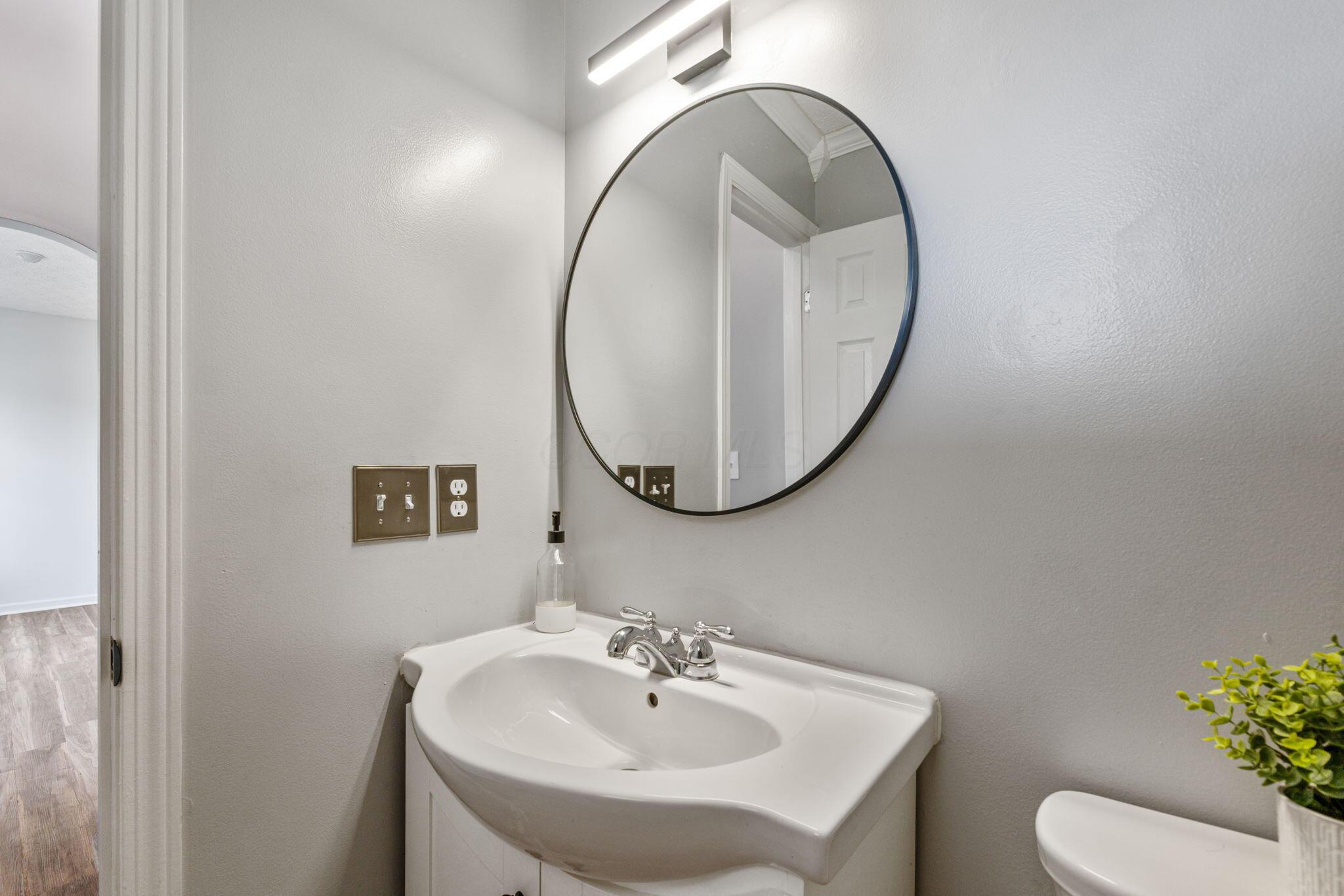 2487 Linbaugh Road Grove City, OH 43123 - Photo 27 of 55 2487 Linbaugh Rd (Interior)-30