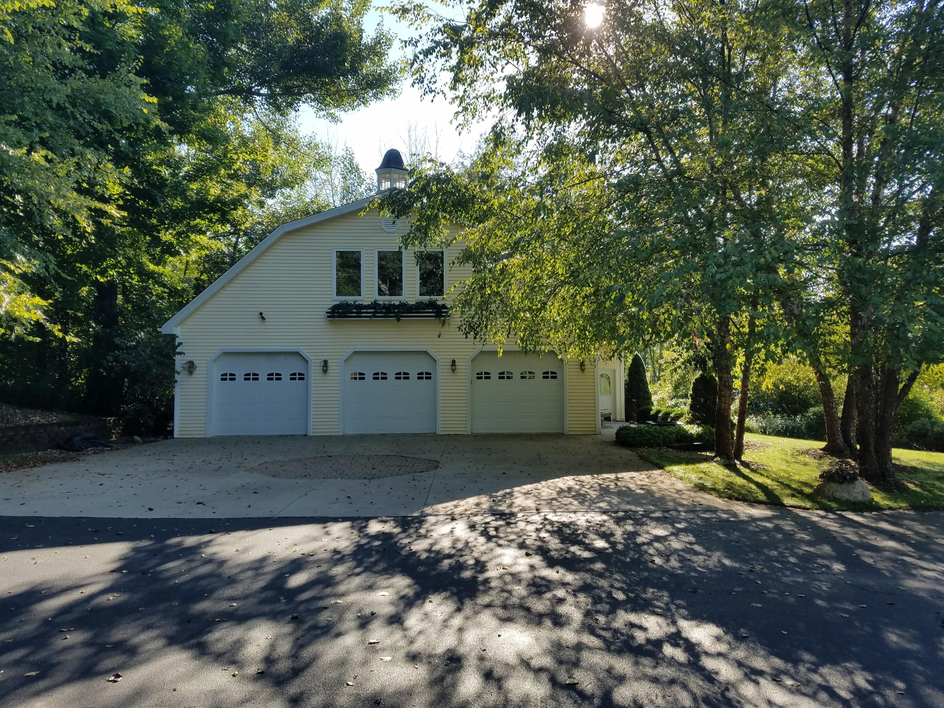 5310 Watson Road Eau Claire, MI 49111 - Photo 39 of 76 Guesthouse