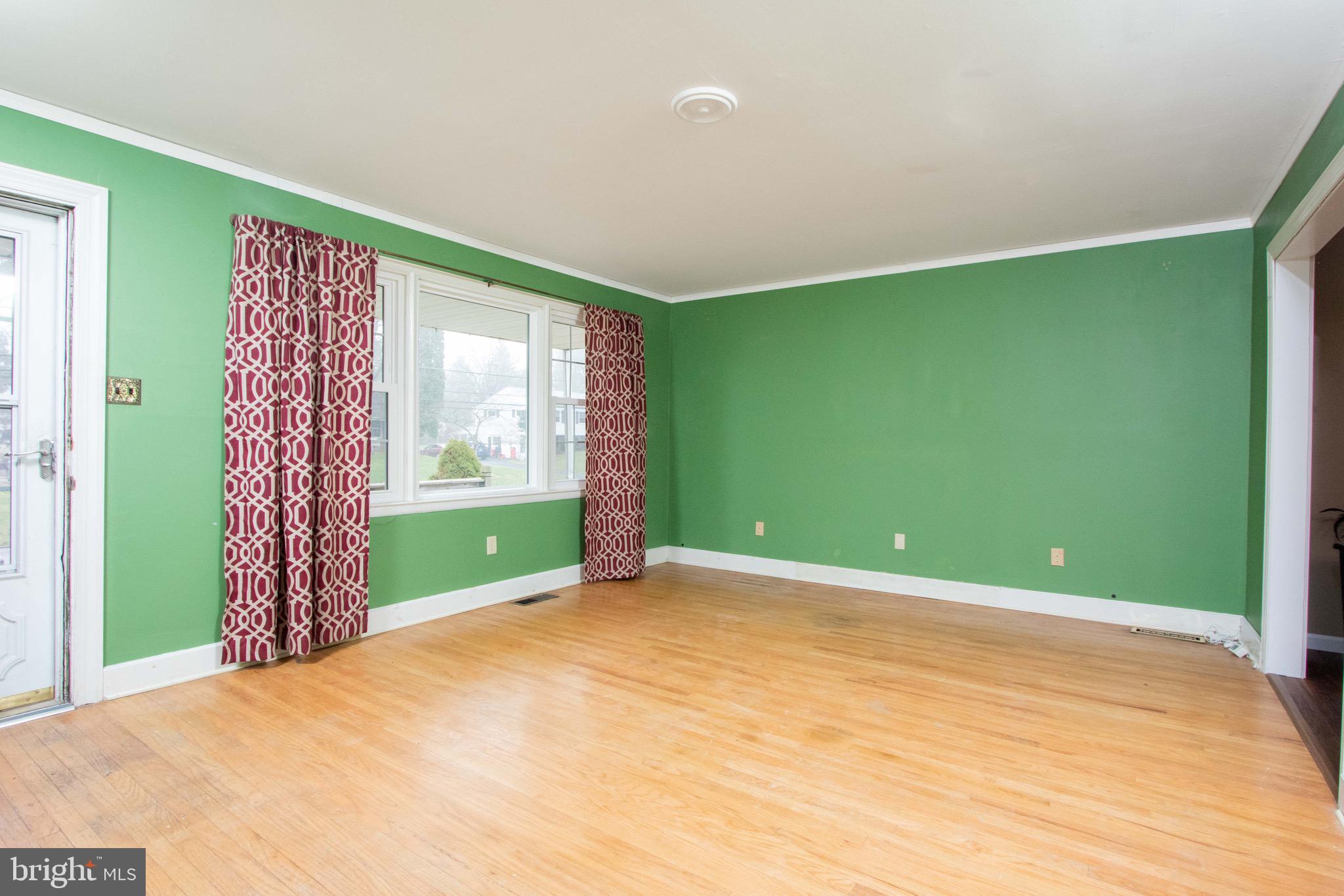 1228 Ridgeview Drive Phoenixville, PA 19460 - Photo 2 of 32 Living Room