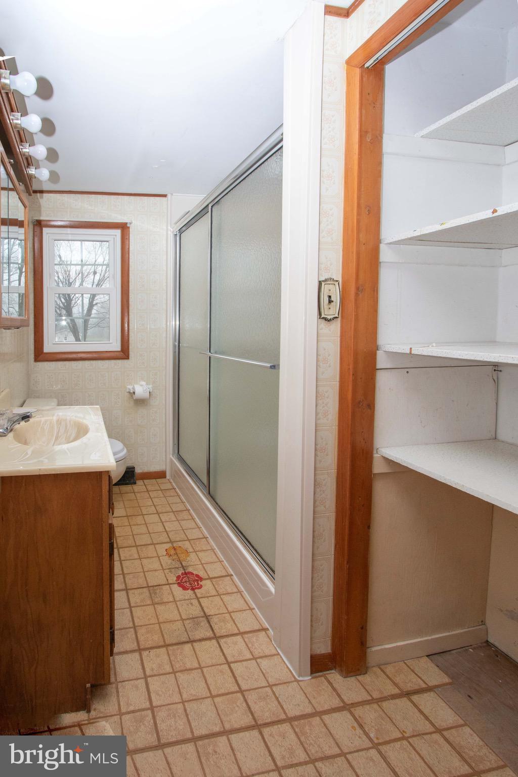 1228 Ridgeview Drive Phoenixville, PA 19460 - Photo 11 of 32 Master Bath