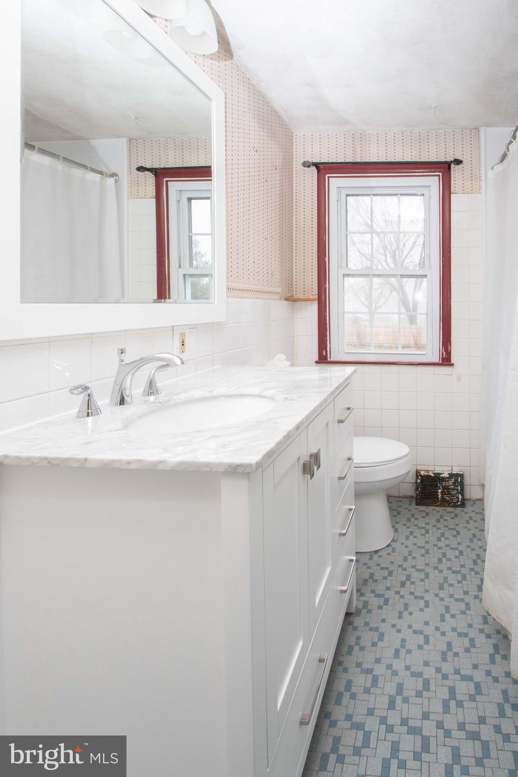 1228 Ridgeview Drive Phoenixville, PA 19460 - Photo 18 of 32 Hall Bath