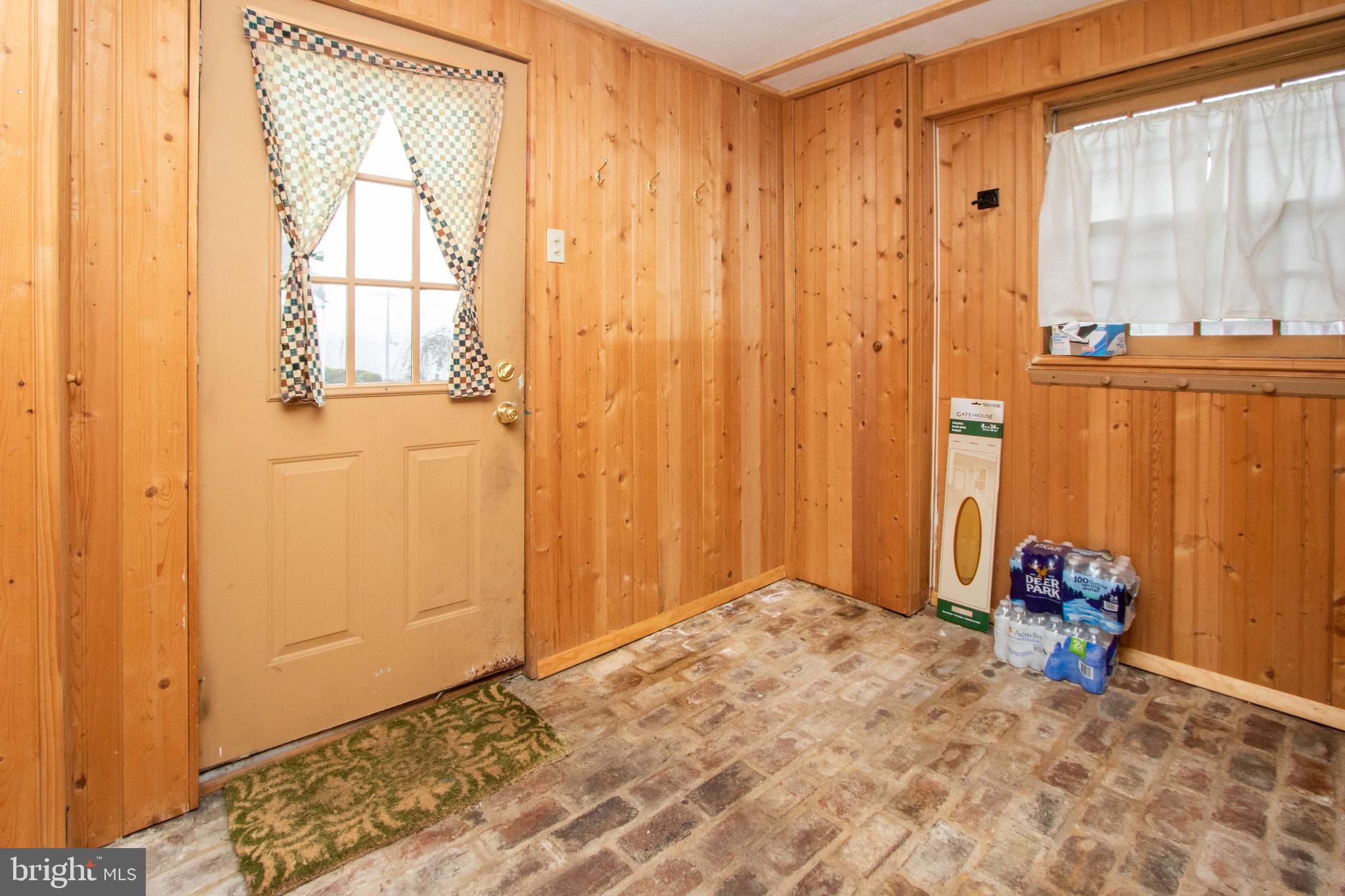 1228 Ridgeview Drive Phoenixville, PA 19460 - Photo 23 of 32 Mudroom