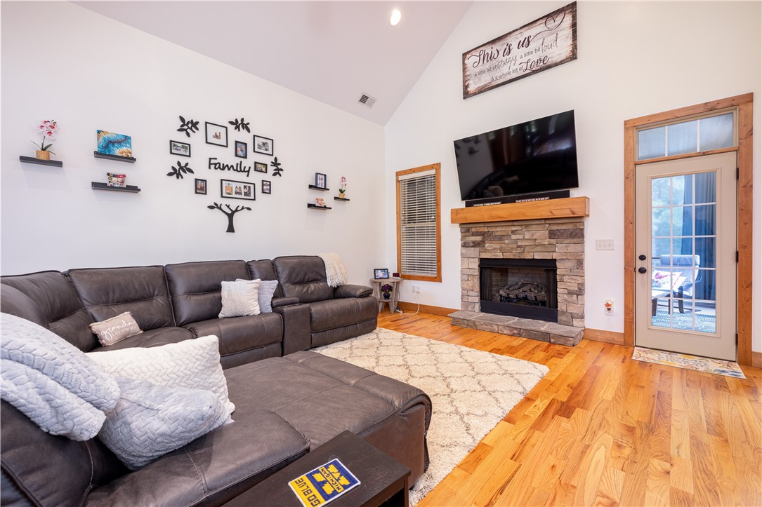 402 Home Stretch Drive Seneca, SC 29672 - Photo 9 of 38