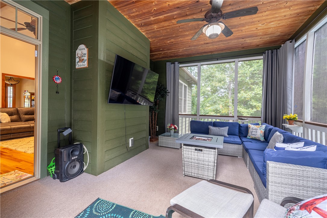 402 Home Stretch Drive Seneca, SC 29672 - Photo 10 of 38