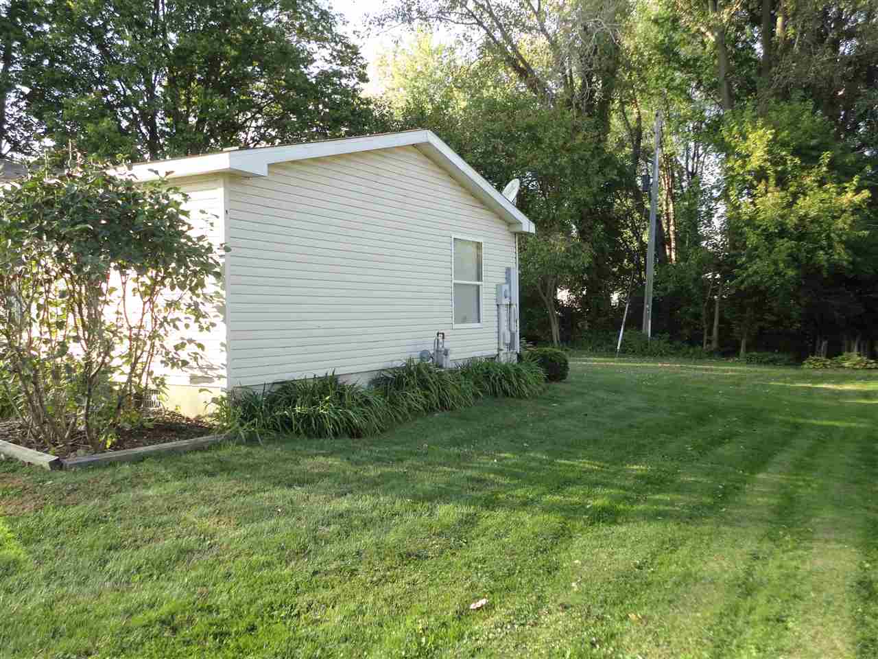 8272 East Hatchery Road Syracuse, IN 46567 - Photo 21 of 24 Gallery Image 21