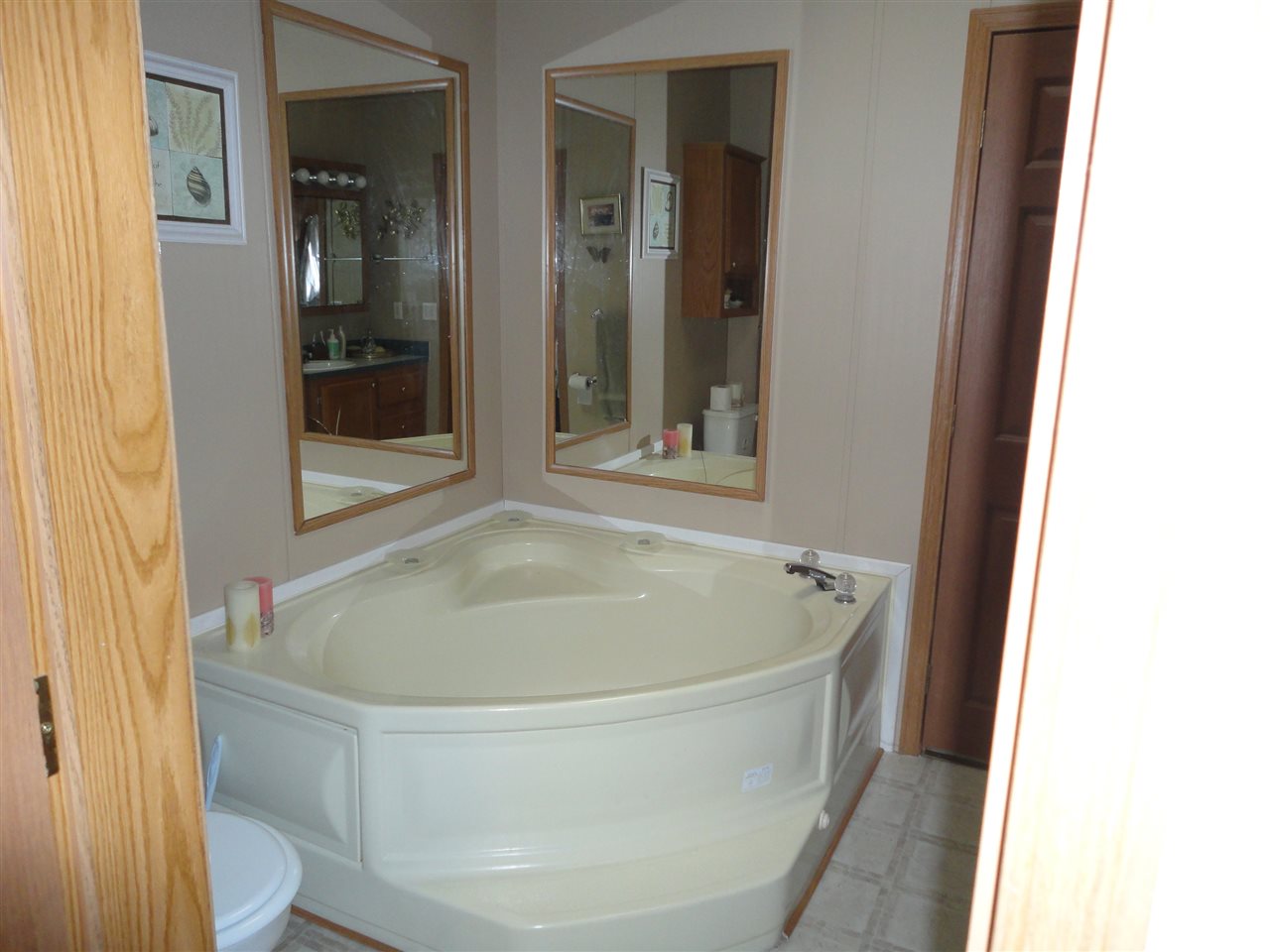 8272 East Hatchery Road Syracuse, IN 46567 - Photo 10 of 24 Gallery Image 10