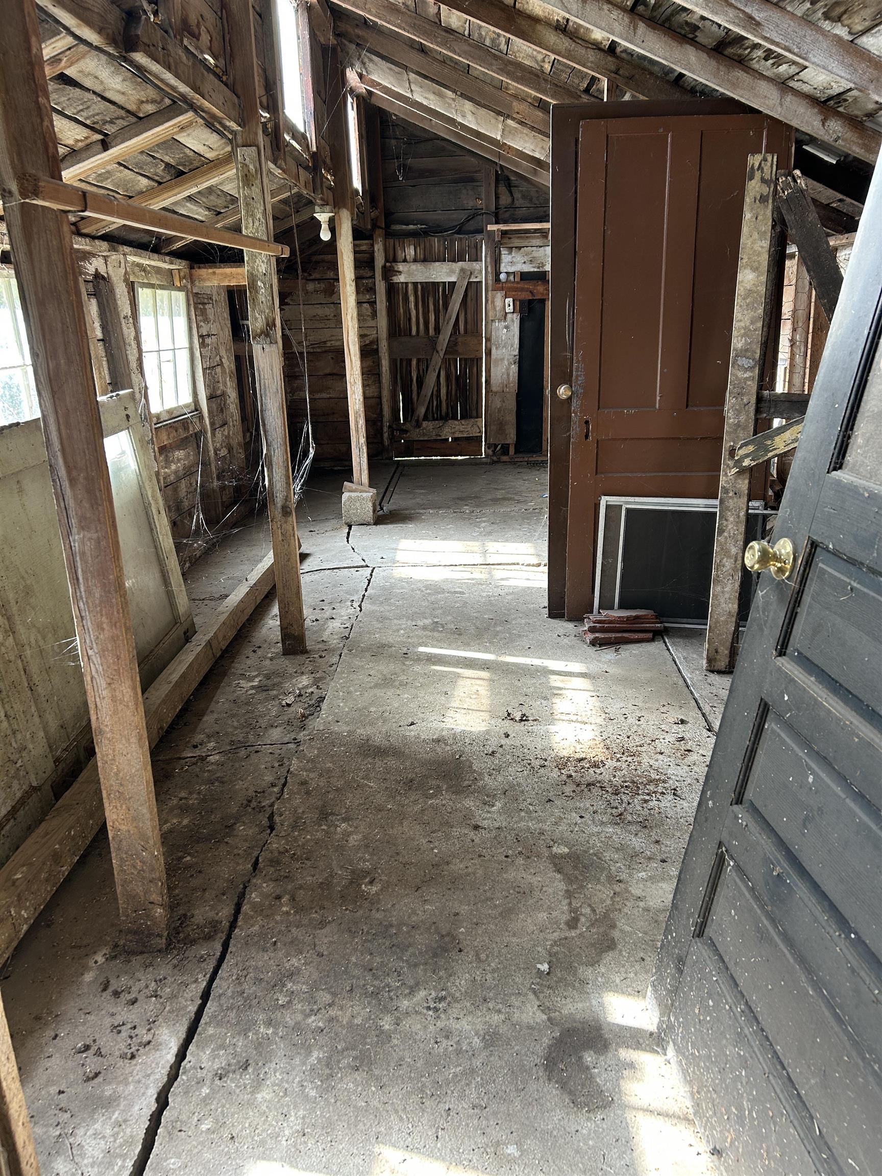 3394 West Washington Road Ithaca, MI 48847 - Photo 33 of 58 1940647-6fcf56e3-61f7-4be9-ba78-c01dbe86a093.JPG
