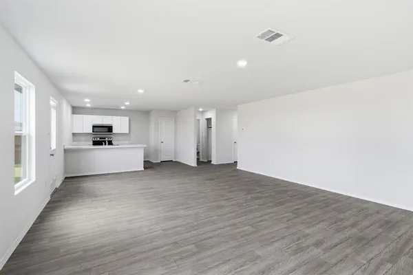 $2,395 | 805 Bluffview Drive, Cleburne, TX 76031