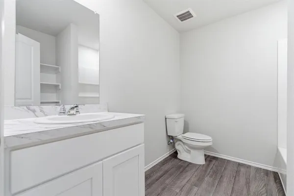 $2,395 | 805 Bluffview Drive, Cleburne, TX 76031