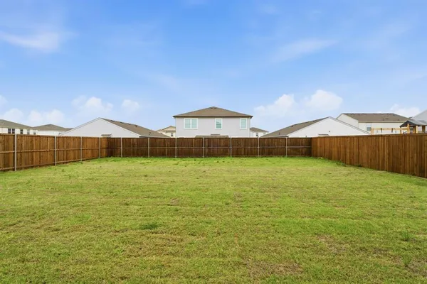 $2,395 | 805 Bluffview Drive, Cleburne, TX 76031