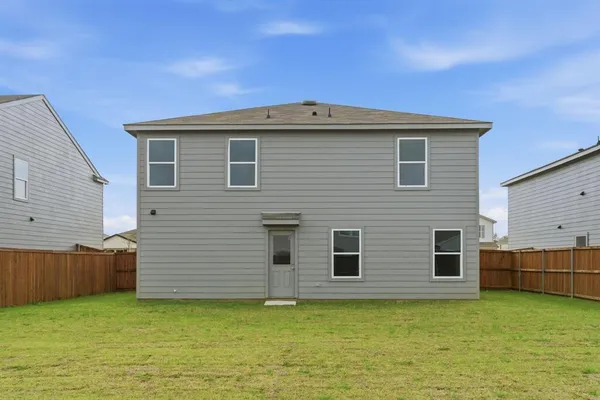 $2,395 | 805 Bluffview Drive, Cleburne, TX 76031