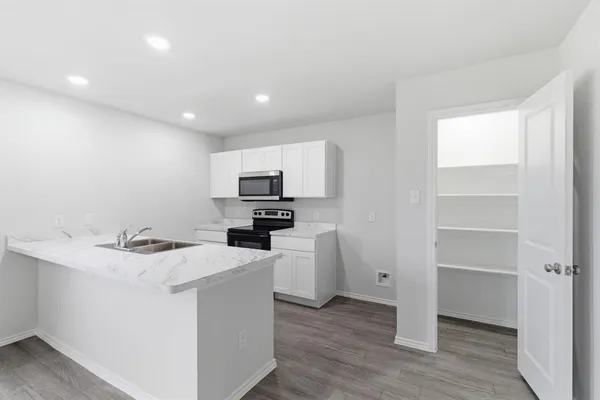 $2,395 | 805 Bluffview Drive, Cleburne, TX 76031