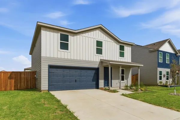 $2,395 | 805 Bluffview Drive, Cleburne, TX 76031