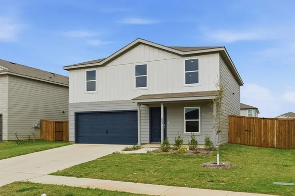 $2,395 | 805 Bluffview Drive, Cleburne, TX 76031
