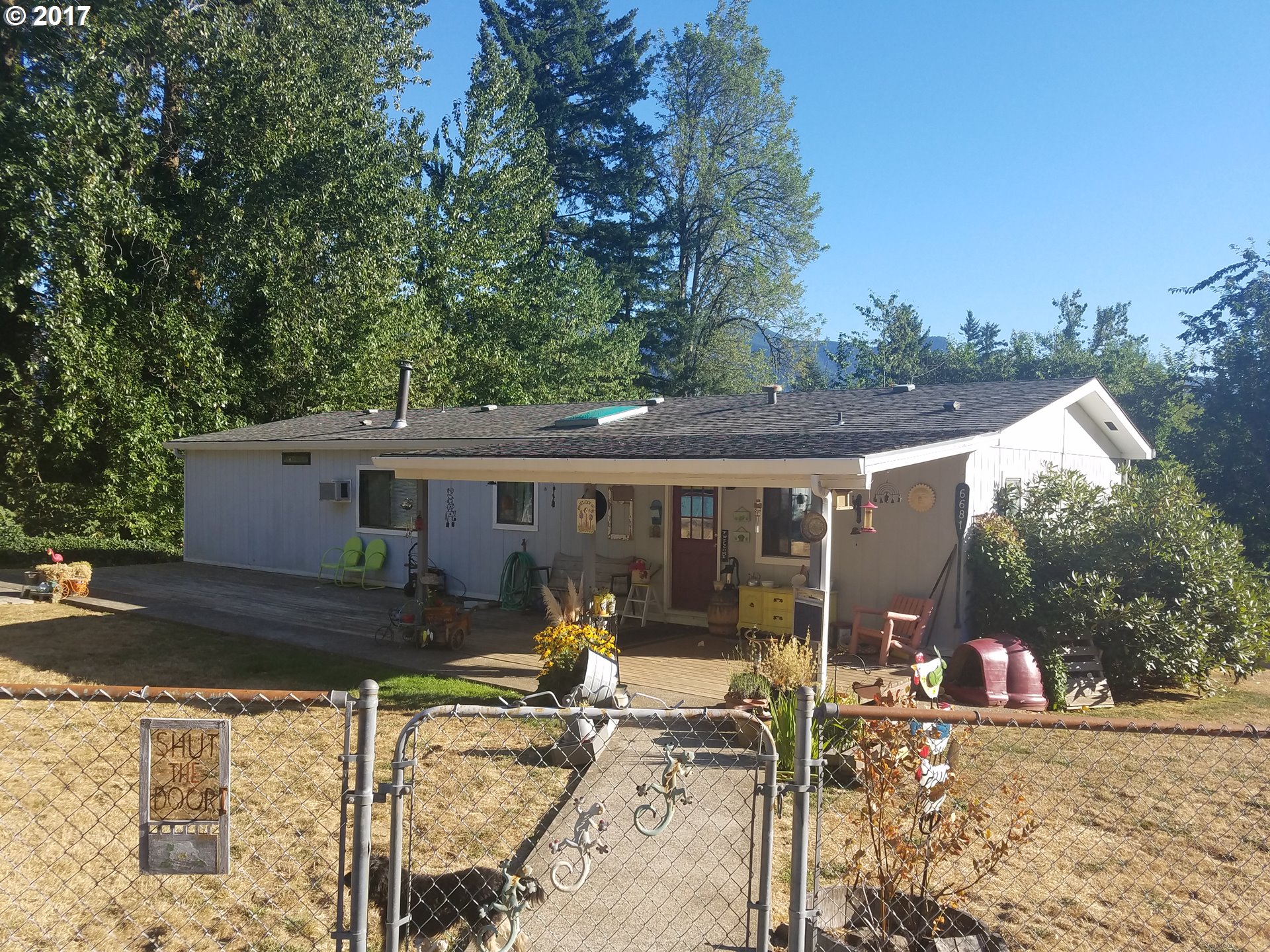 6681 East Loop Road Stevenson, WA 98648 - Photo 2 of 29