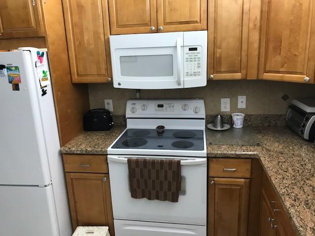 3012 Hythe A Boca Raton, FL 33434 - Photo 8 of 13 IMG_1088