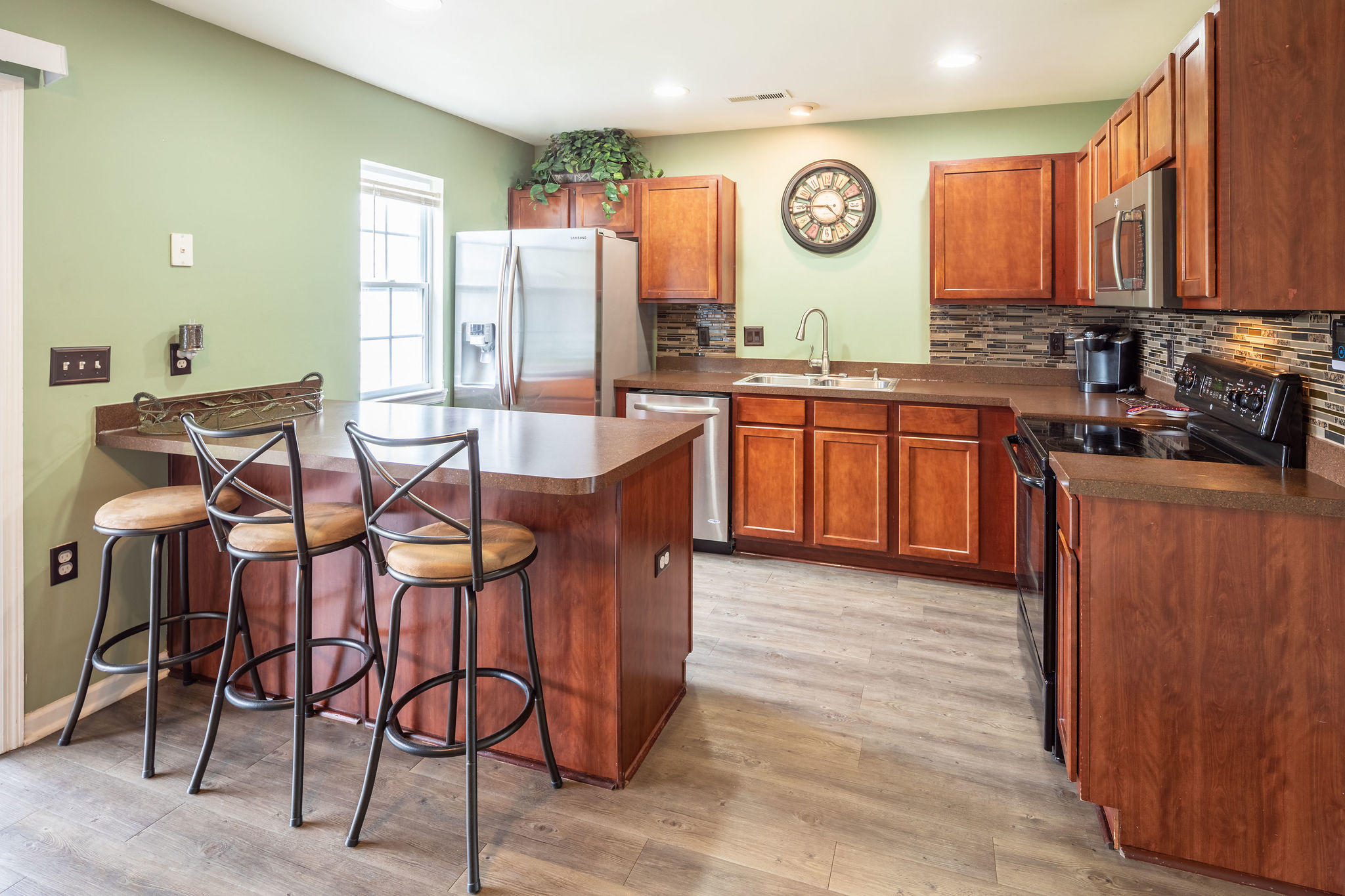 435 Doane Way Wando, SC 29492 - Photo 7 of 29 Cozy Eat-In Kitchen