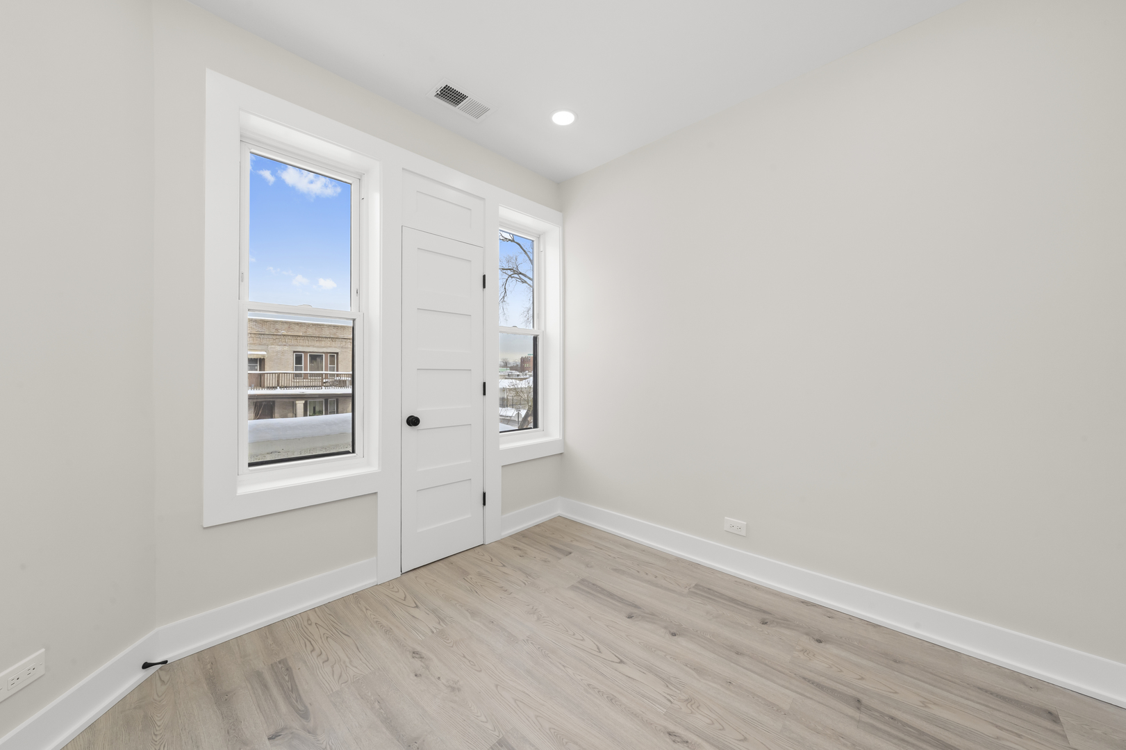 3107 West Flournoy Street Chicago, IL 60612 - Photo 11 of 39 a view of livingroom with hardwood