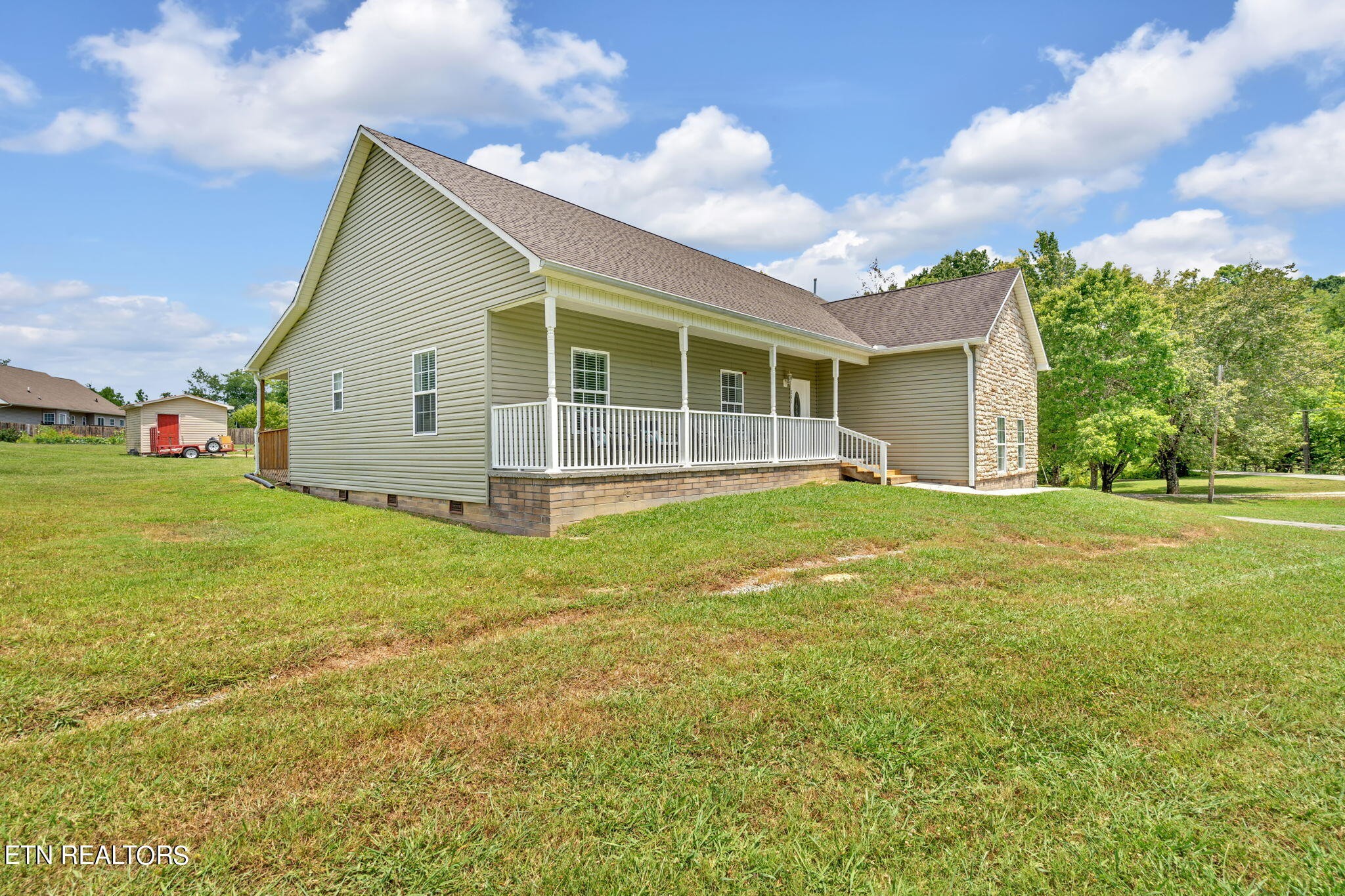 201 Smith Road Kingston, TN 37763 - Photo 2 of 37 Gallery Image 2